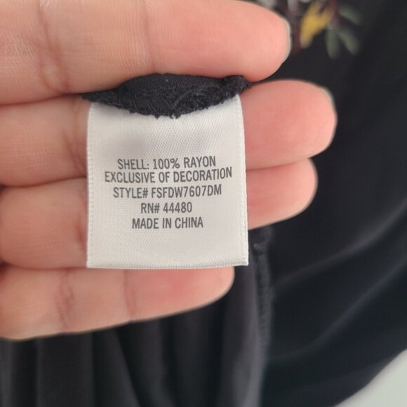 Women’s Black Embroidered Dress Small Maxi Long on or Off Shoulder Sleeve NWT - Picture 6 of 8